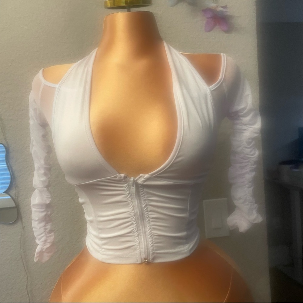 Chic White Cold Shoulder Crop Top